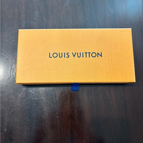 Louis Vuitton Floral Silk Bandeau-Coral and Blue - Picture 3 of 3